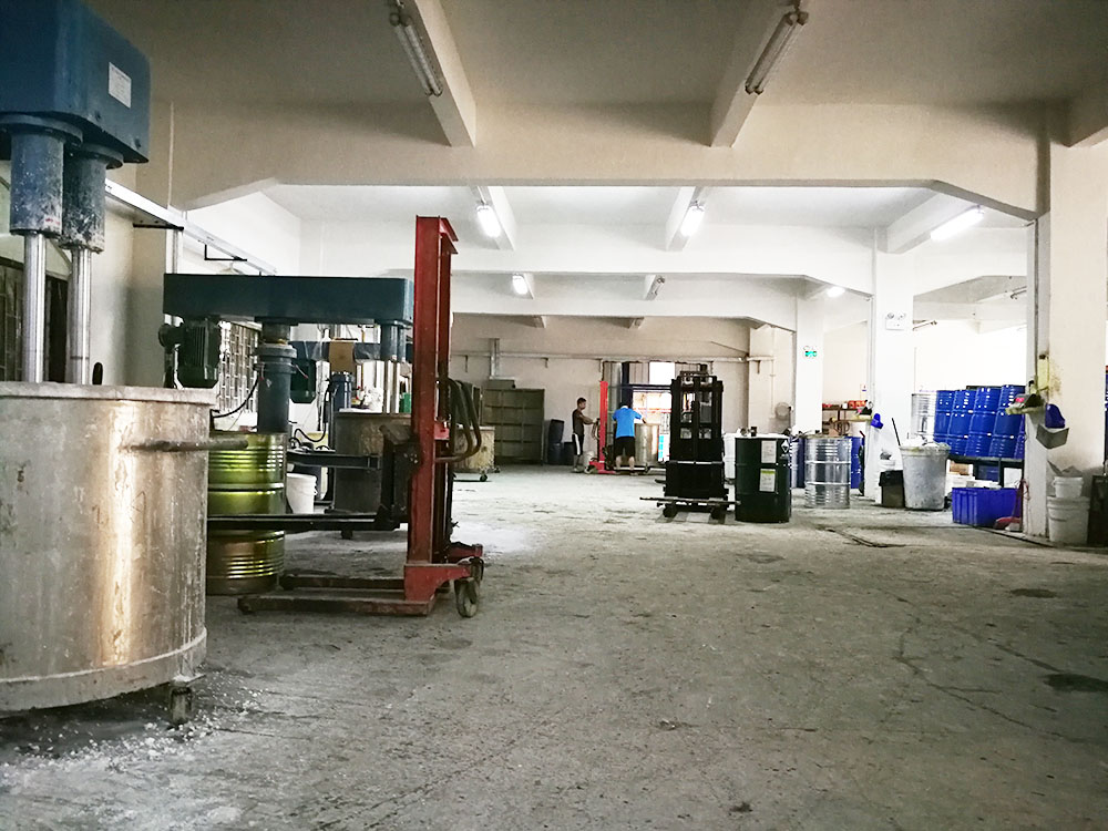 水晶滴膠生產(chǎn)廠家：如何選擇優(yōu)質(zhì)供應(yīng)商？